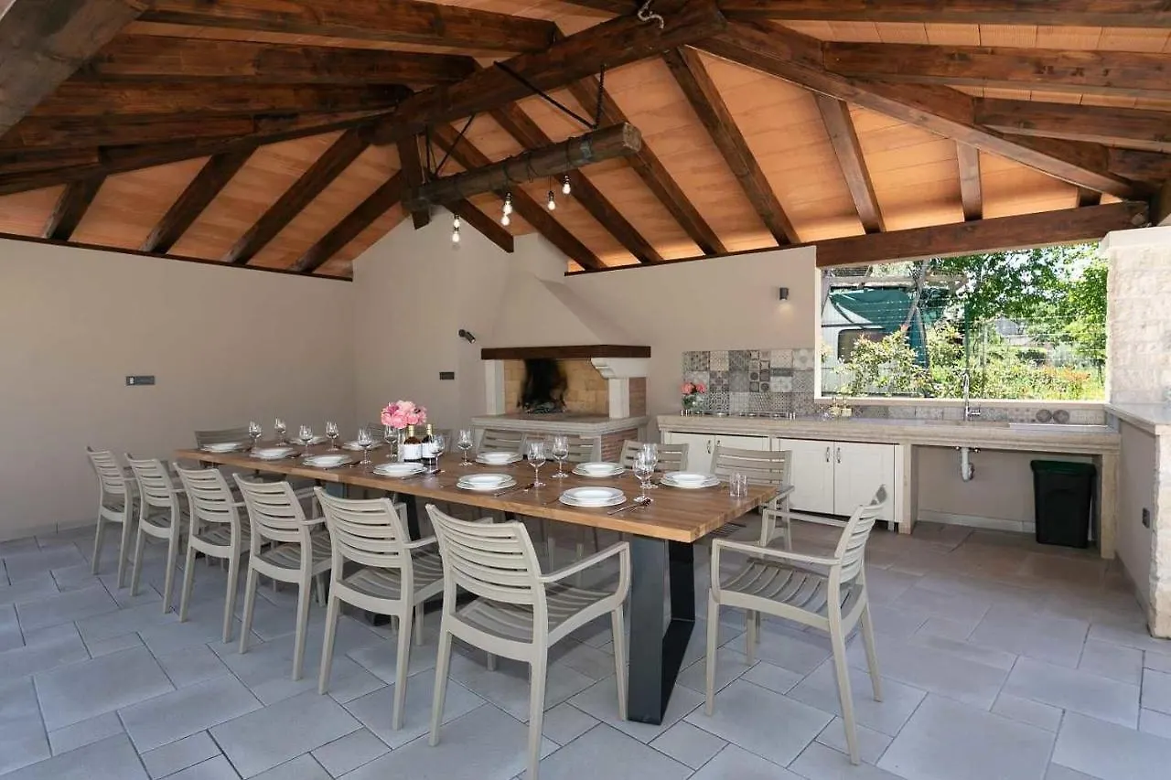 Сasa de vacaciones Villa Denis Kaštelir
